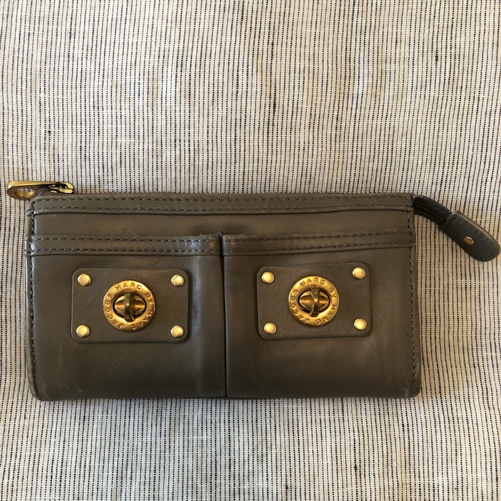 Marc By Marc Jacobs Totally Turnlock Wallet